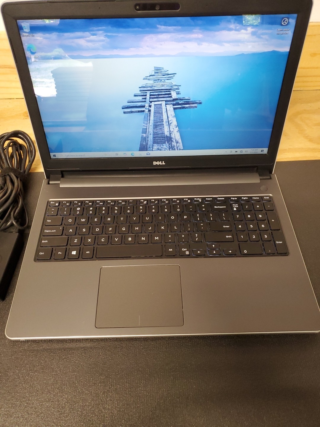 Dell Inspiron 15 5000 series laptop 6200u I5 2.3 16gb Ram 256gb Ssd Win 10h Nice