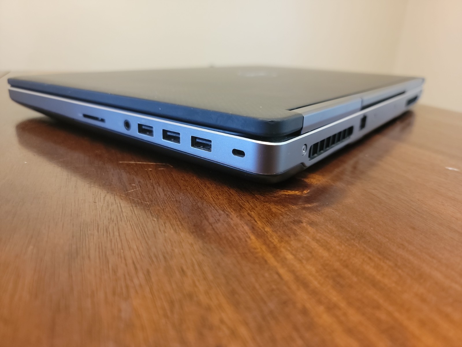 Dell Precision 7510 | Intel i7-6920HQ | 32GB RAM | 2x 512GB SSD | Win11Pro