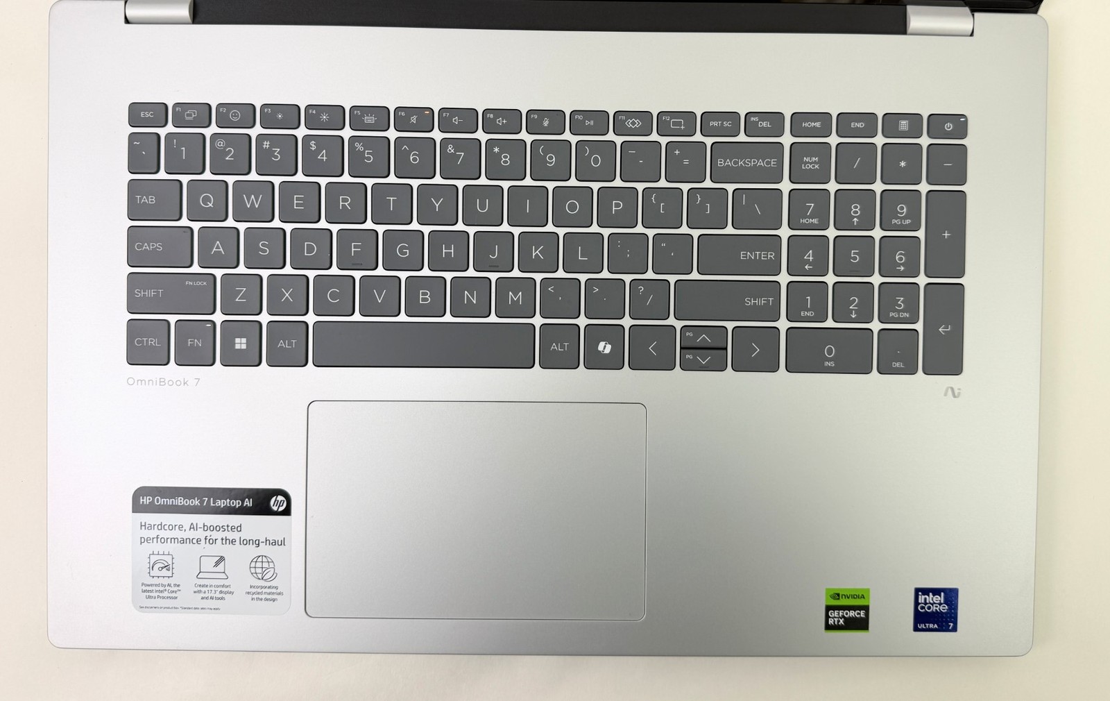 HP OmniBook 7 17-dc0073cl 17.3″ FHD Touch Ultra 7 258V 32GB 1TB RTX 4050 W11 Scr