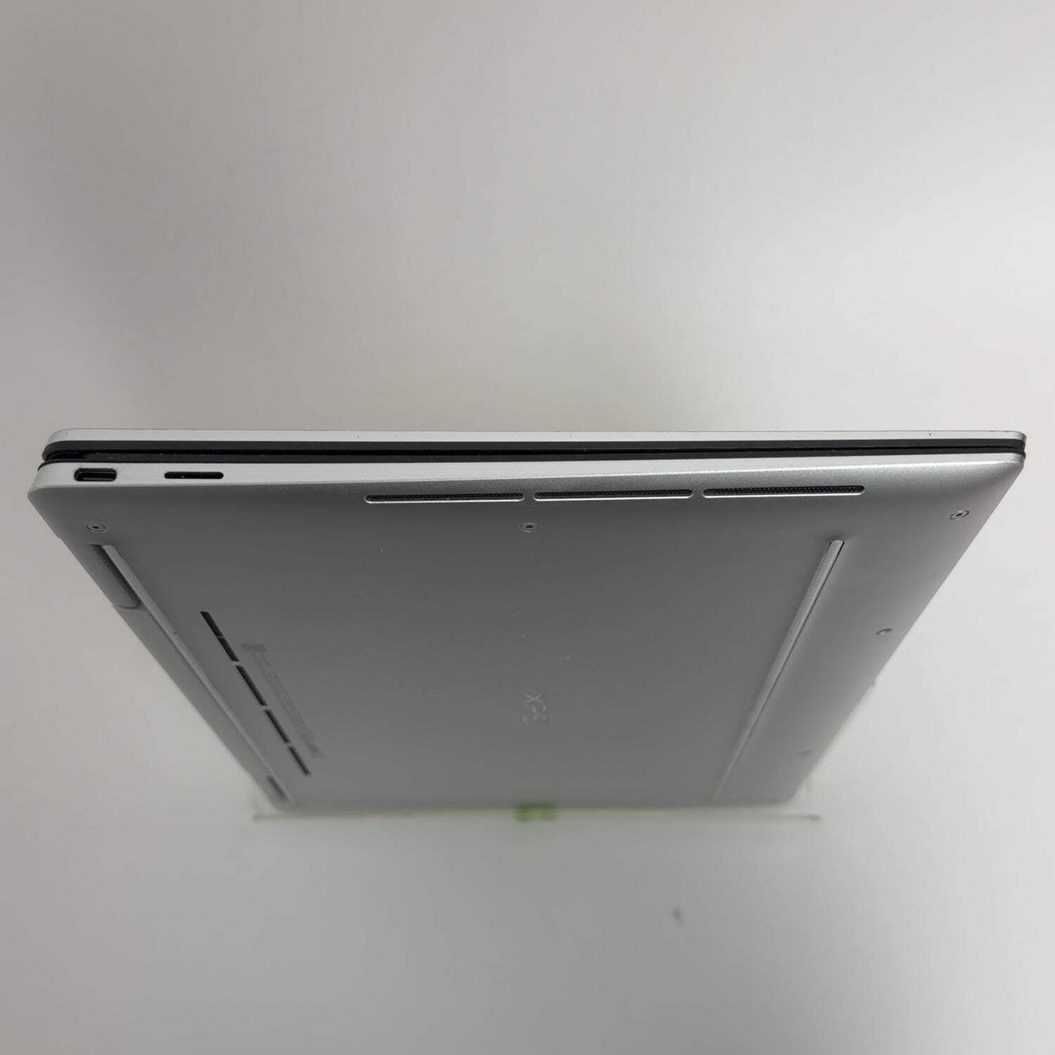 Broken Dell XPS 7390 13.4″ i7-1065G7 1.3GHz 16GB RAM 256GB SSD LCD Spot
