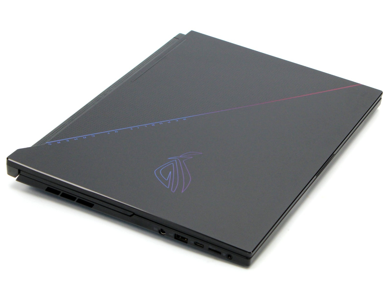 Asus ROG Zephyrus Duo 16 GX650 QHD+ 2.5 GHz Ryzen 9 7945HX 64GB 4TB SSD RTX 4080