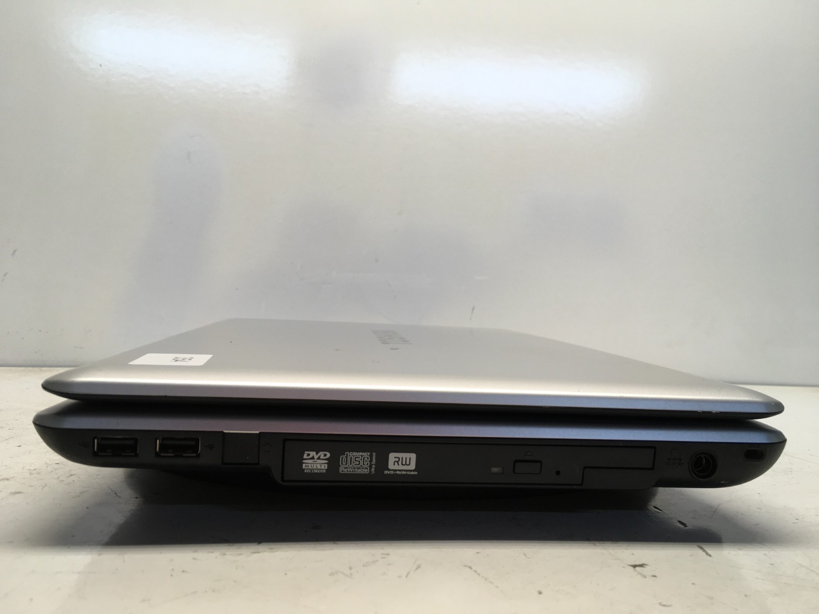 Toshiba Satellite L455-S5975 Intel Celeron 900 2.2GHz 512 MB NO HDD