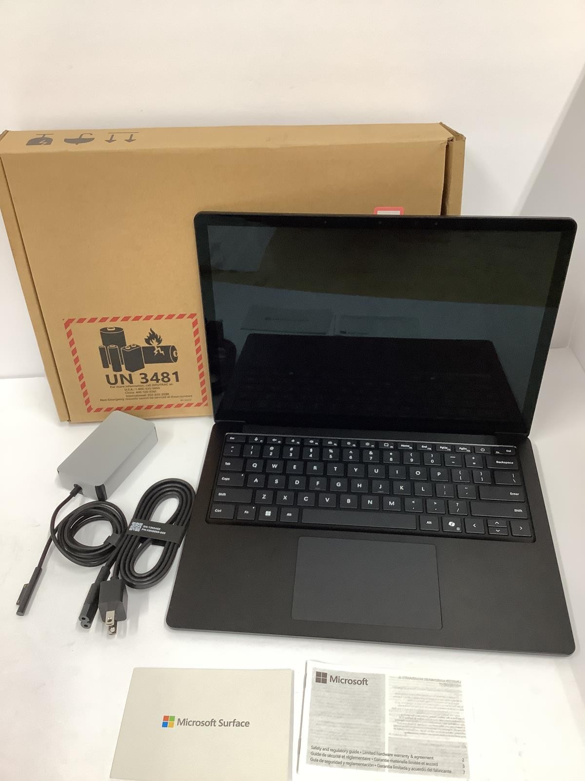 Microsoft Surface Laptop 6 Business AI 13.5″ Ultra 5 135H 16GB 512GB ZPX-00001