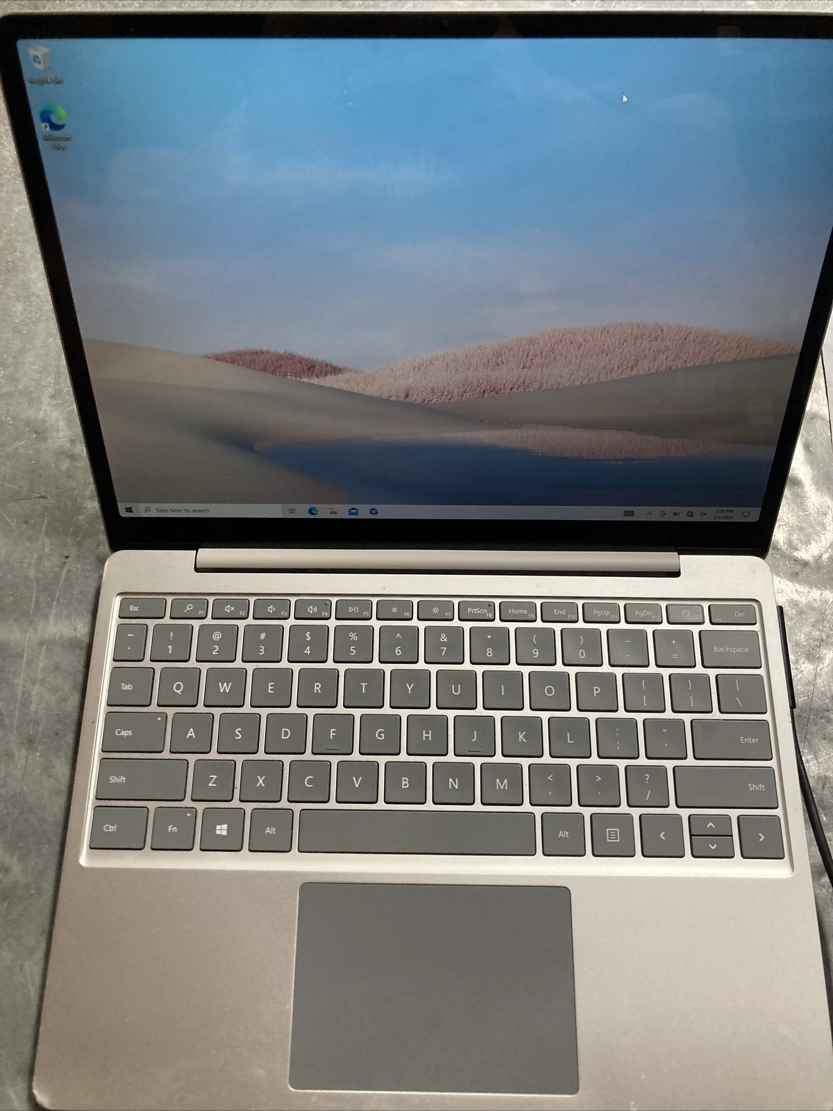Microsoft Surface Go 1943 Core i5-1035G1 1.00GHz 8GB RAM 256GB SSD WIN 10 PRO