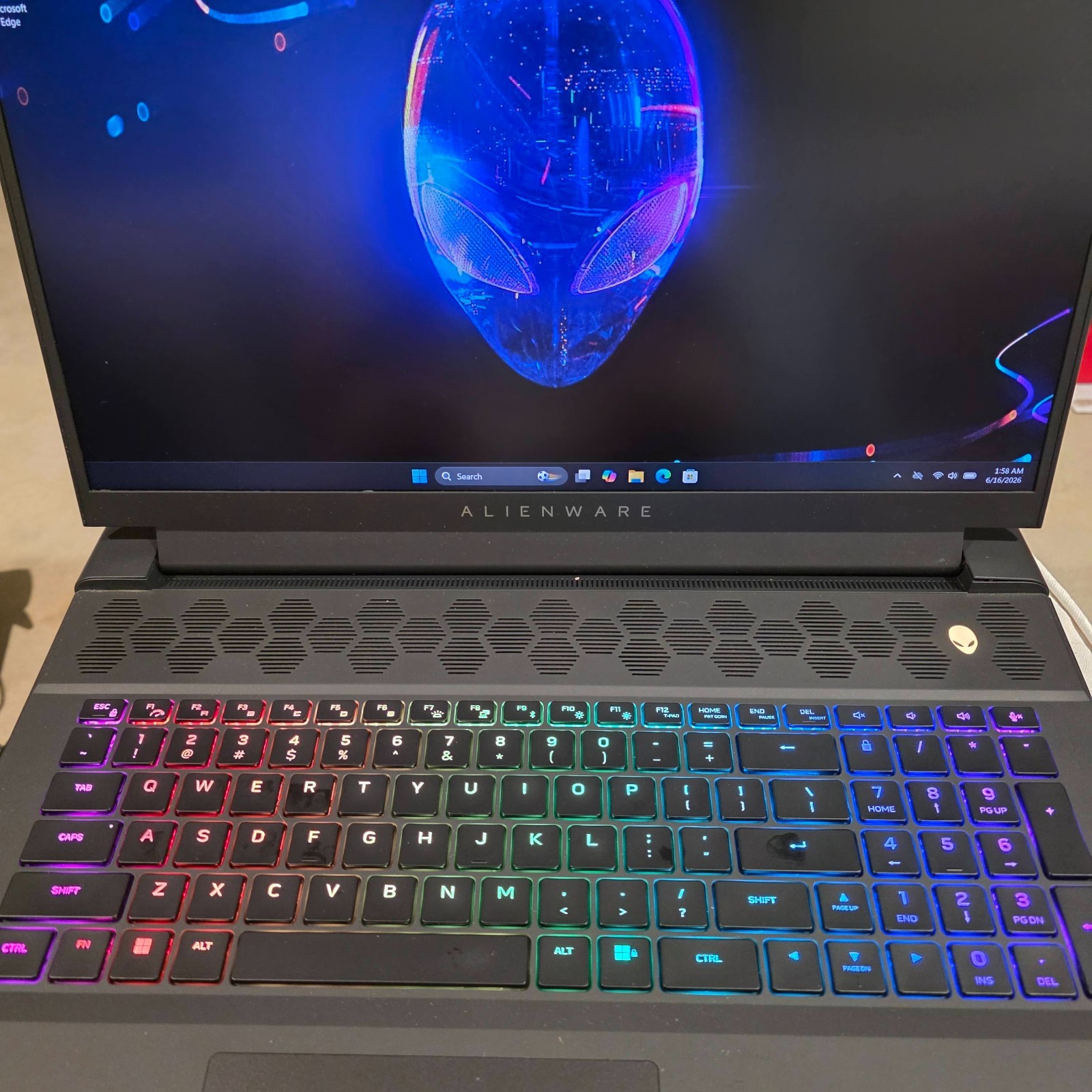 Alienware M18 R1 18″ 480Hz FHD+ RYZEN 9 7945HX 32GB 1TB SSD RX 7900M 16G DDR6