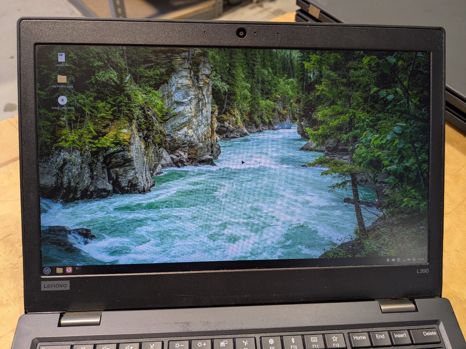 Lenovo ThinkPad L390 Laptop Core i5-8265U 1.6Ghz 8GB Ram 256GB SSD No OS/AC