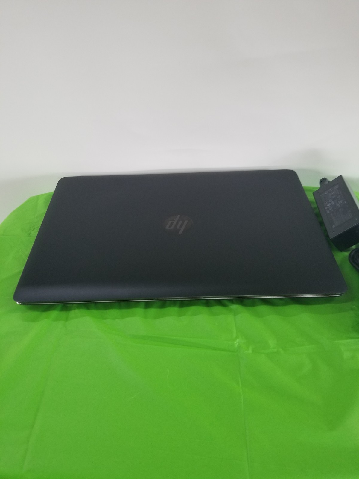 HP ZBook 15 G3 15.6” Xeon E3-1545M V5 2.90GHz 16GB RAM 256GB NVMe WIN 11