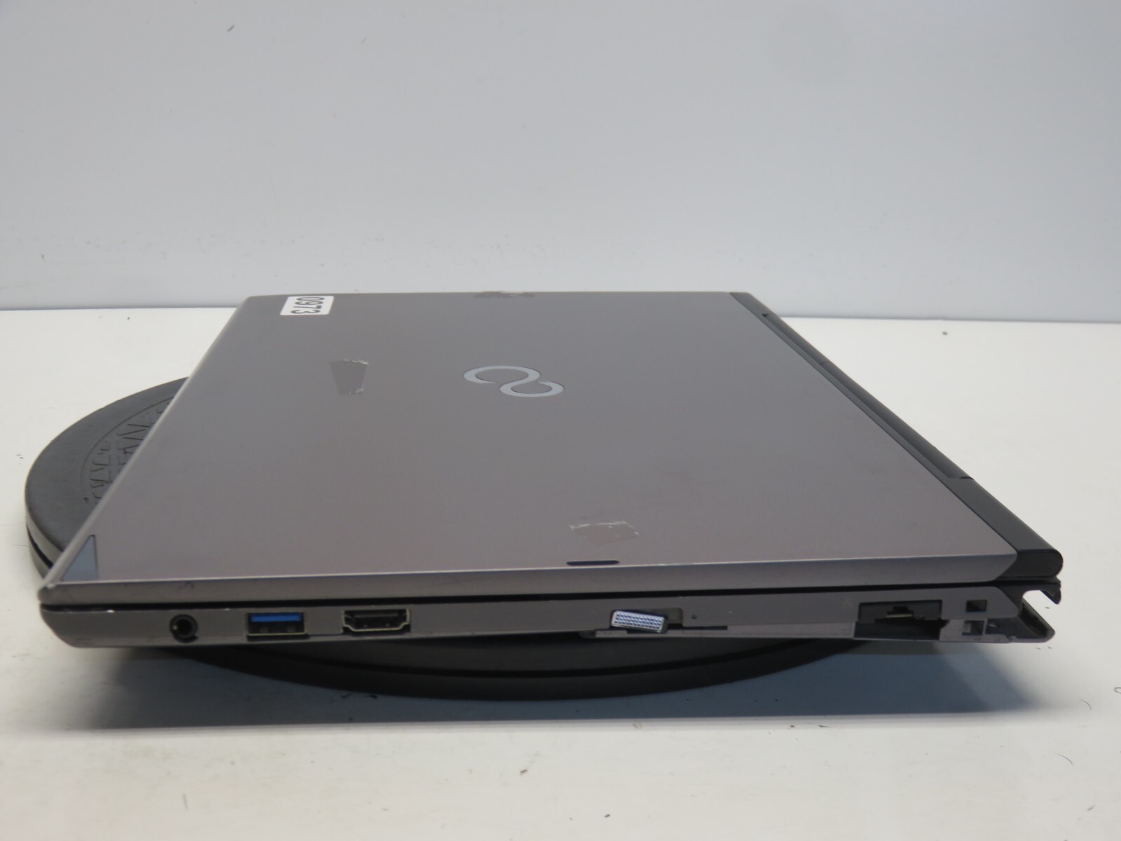 Fujitsu Lifebook T935 Intel Core i5-5300U CPU @2.30GHz 2GB NO HDD No Batt READ
