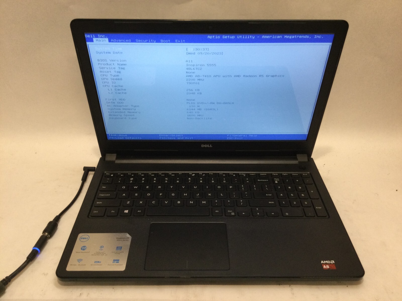 Samsung NP740U3M 13.3″ / Intel Core i5-7200U @ 2.50GHz / (MISSING PARTS!) MR