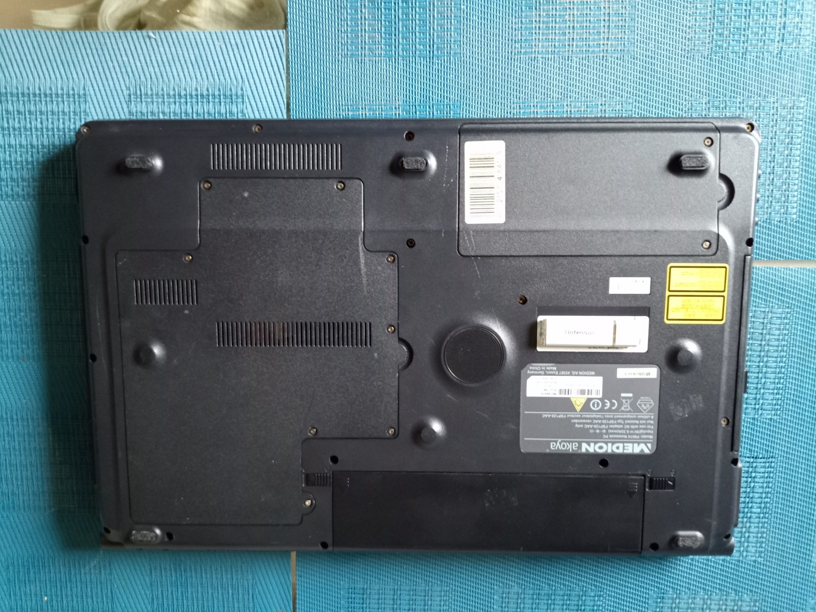 Medion Akoya P8614 – Intel i5 – 18.4 inch