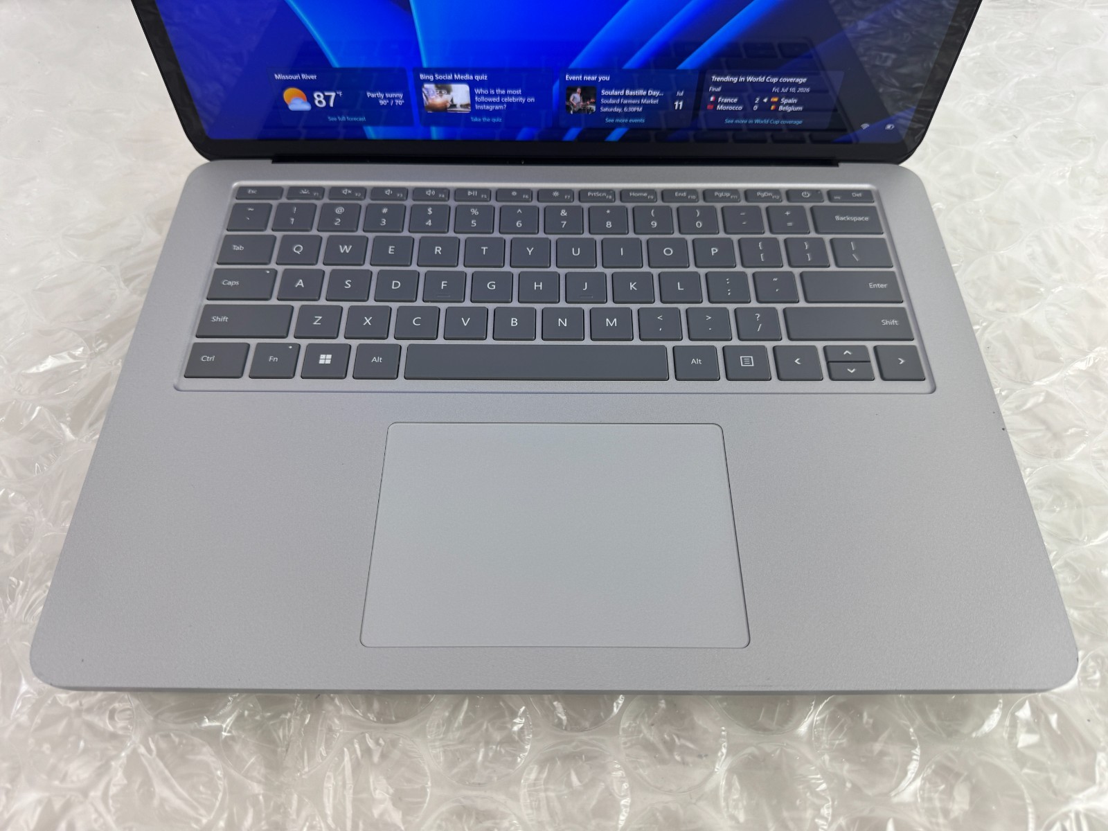 Microsoft Surface Laptop Studio i7-11370H 32GB 1TB SSD RTX 3050 Ti 14.4″ W11P