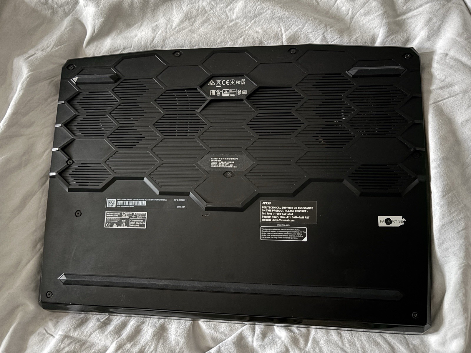 MSI GE66 Raider 10SFS-670 15.6″ (1TB SSD, Intel Core i7-10750H, 2.6GHz, 32GB…