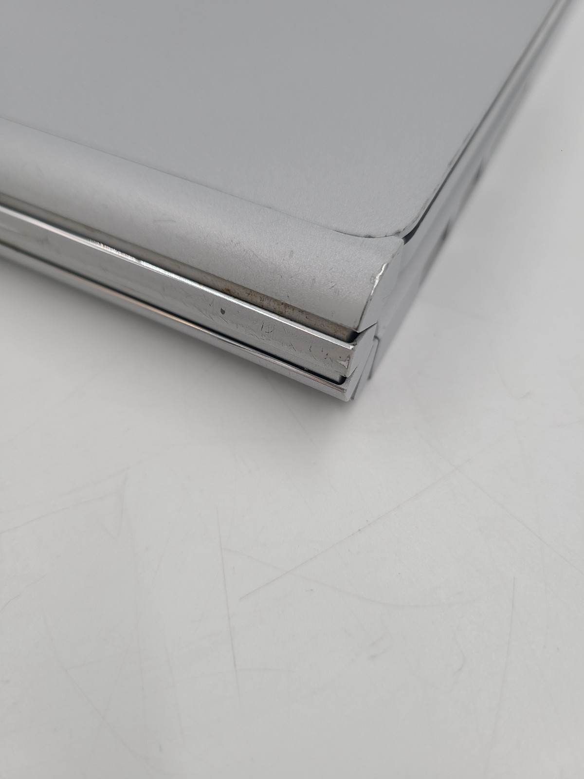 Microsoft Surface Book 2 i5-7300U 2.60GHz 8GB Ram 256GB SSD Win 11 Pro