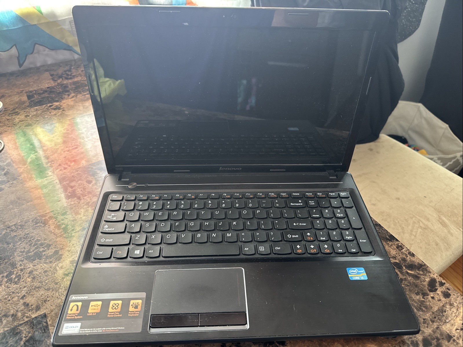 LENOVO G580 Laptop w/ Intel Core i3-3120M 2.50 GHZ + 4 GB