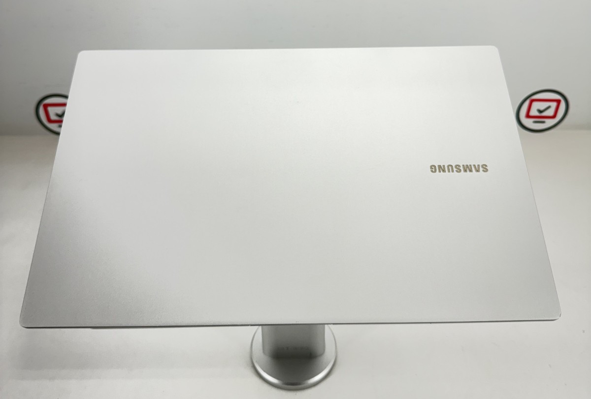 SAMSUNG Galaxy Book Pro Intel Evo 15.6″ AMOLED 11th Gen i5 8GB 512GB SSD 2021