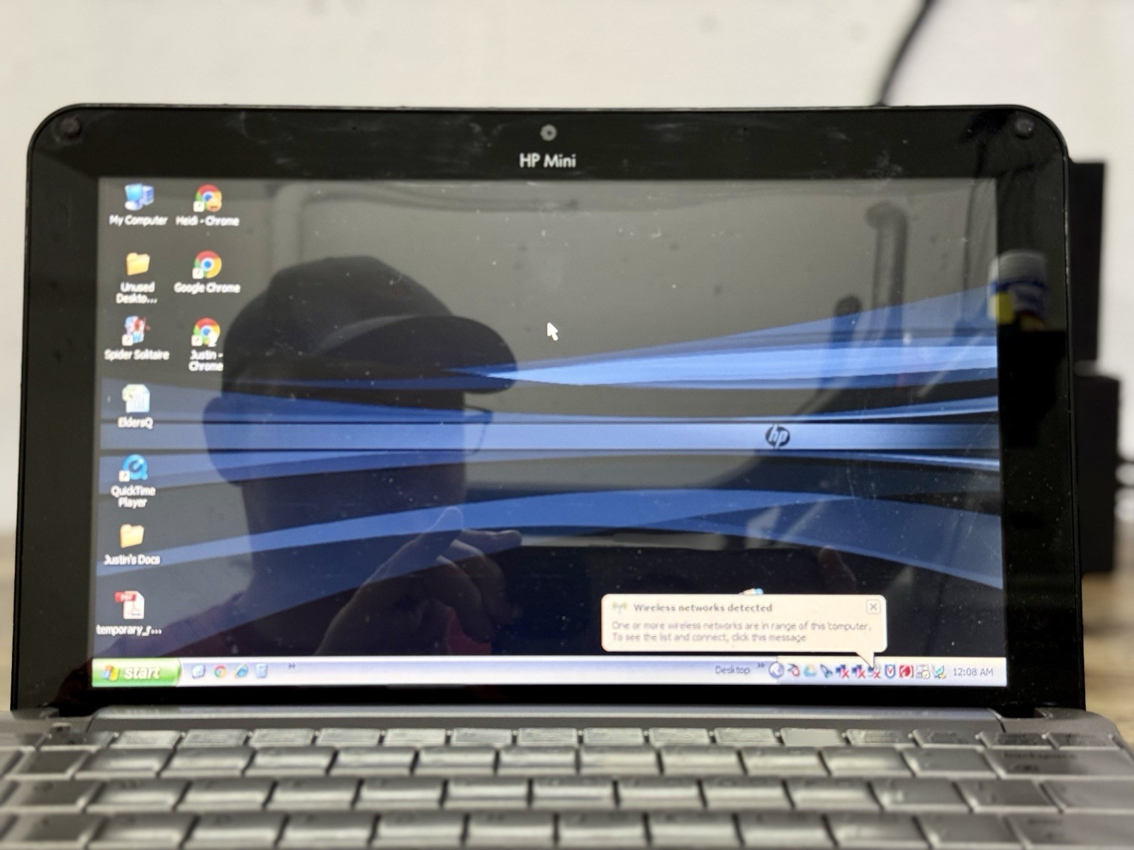 HP Mini 2140 Netbook Intel Mobile CPU 2GB RAM 160 GB HDD Wi-Fi Windows XP