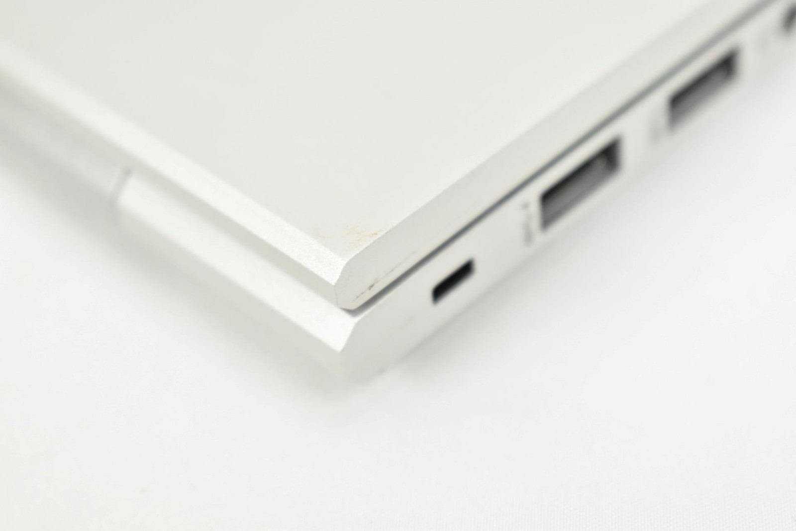 HP EliteBook 830 G7 i5-10210U 1.6GHz 16GB 256GB SSD 13.3″ No OS *See Details*