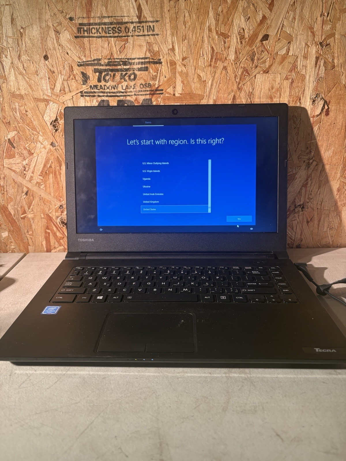 Toshiba Tecra C40-D Intel Celeron 4gb 128gb Win 10 Pro