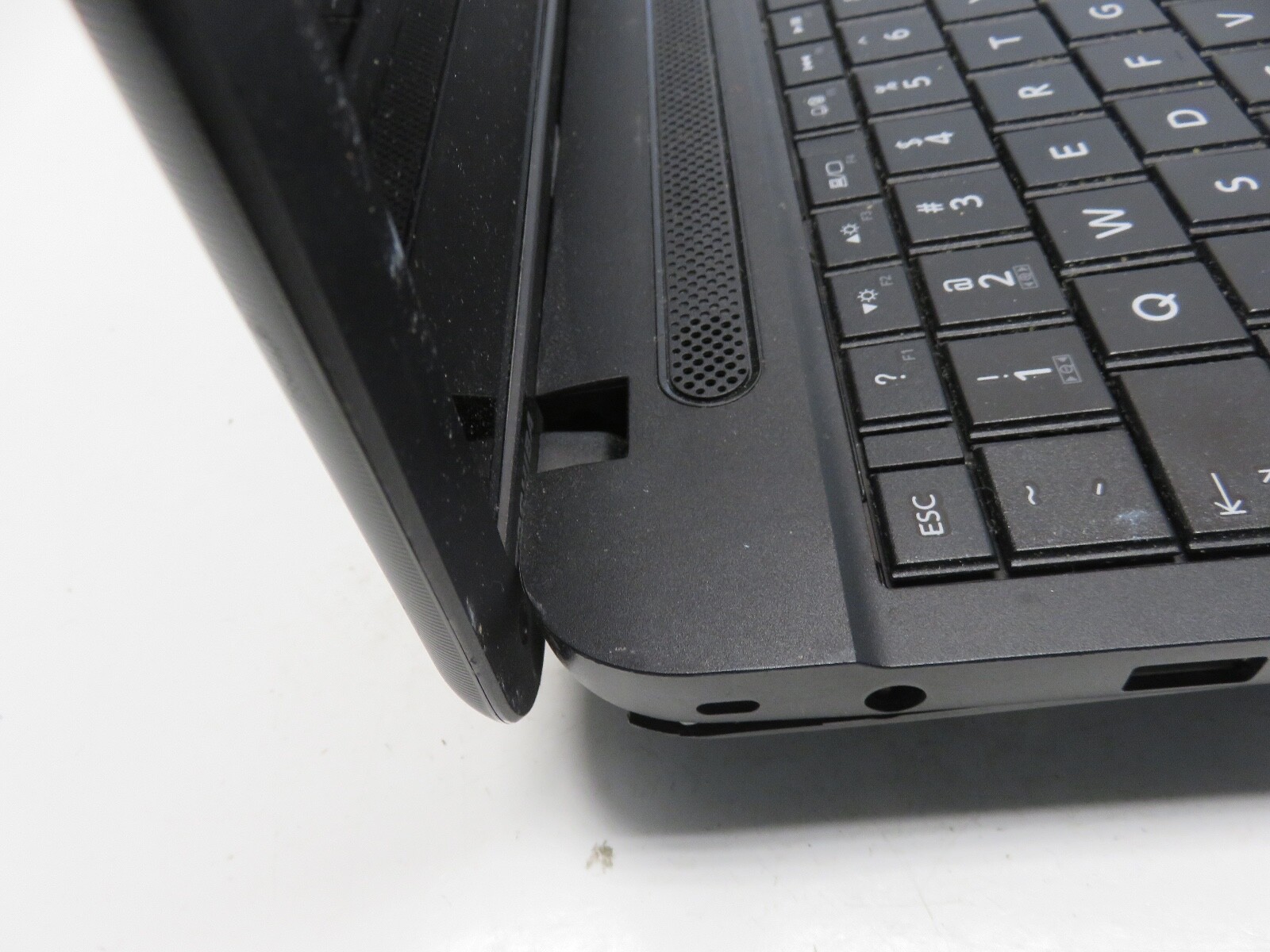 Toshiba Satellite C50-A Intel Celeron 1005M 1.9GHz 4 GB NO HDD No Batt READ