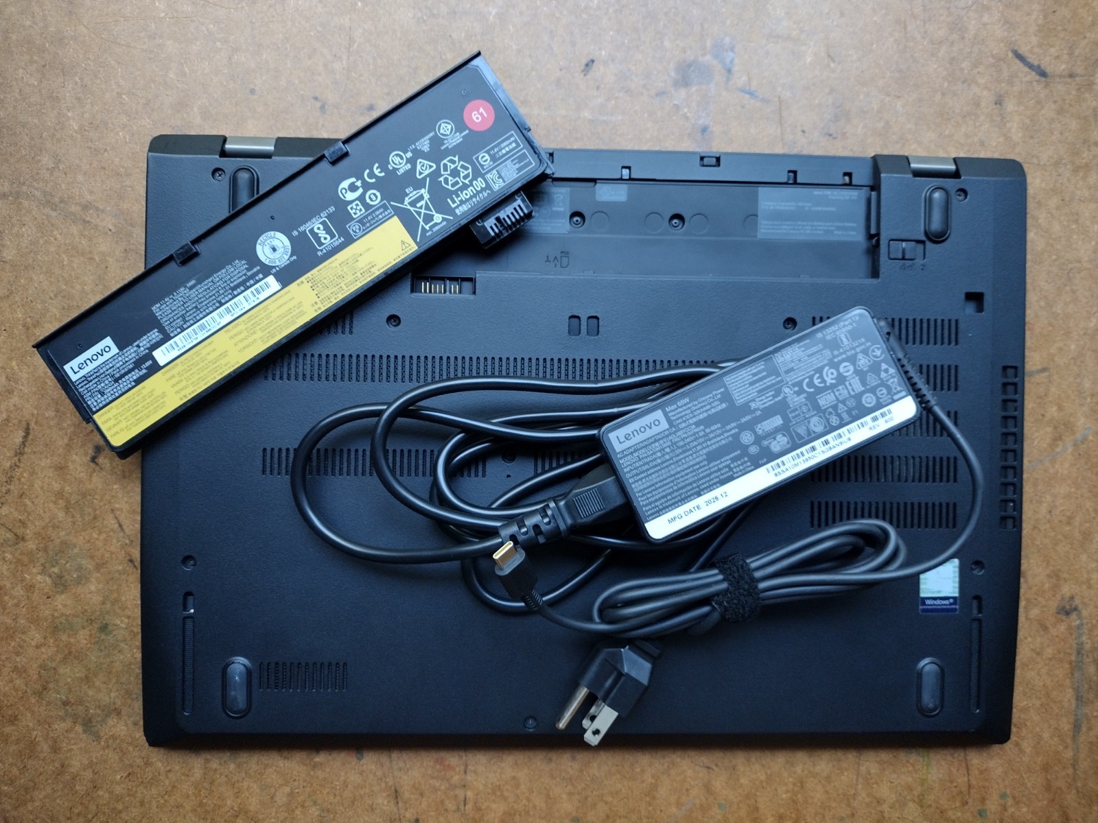 ThinkPad T580 Libreboot i5-8350U 8GB RAM 128GB SSD 61 BAT AC Touchscreen *READ*