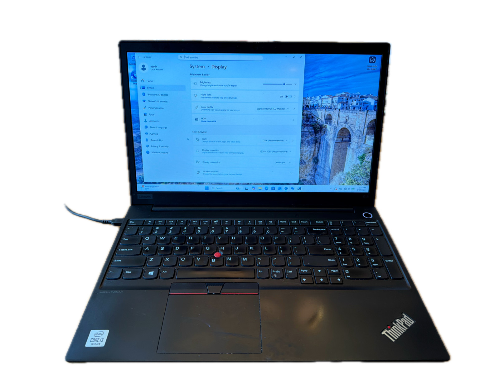 Lenovo ThinkPad E15 , i3-10110u 2.10 ghz, 4gb Ram, 256gb NVMe, Win 11 Pro
