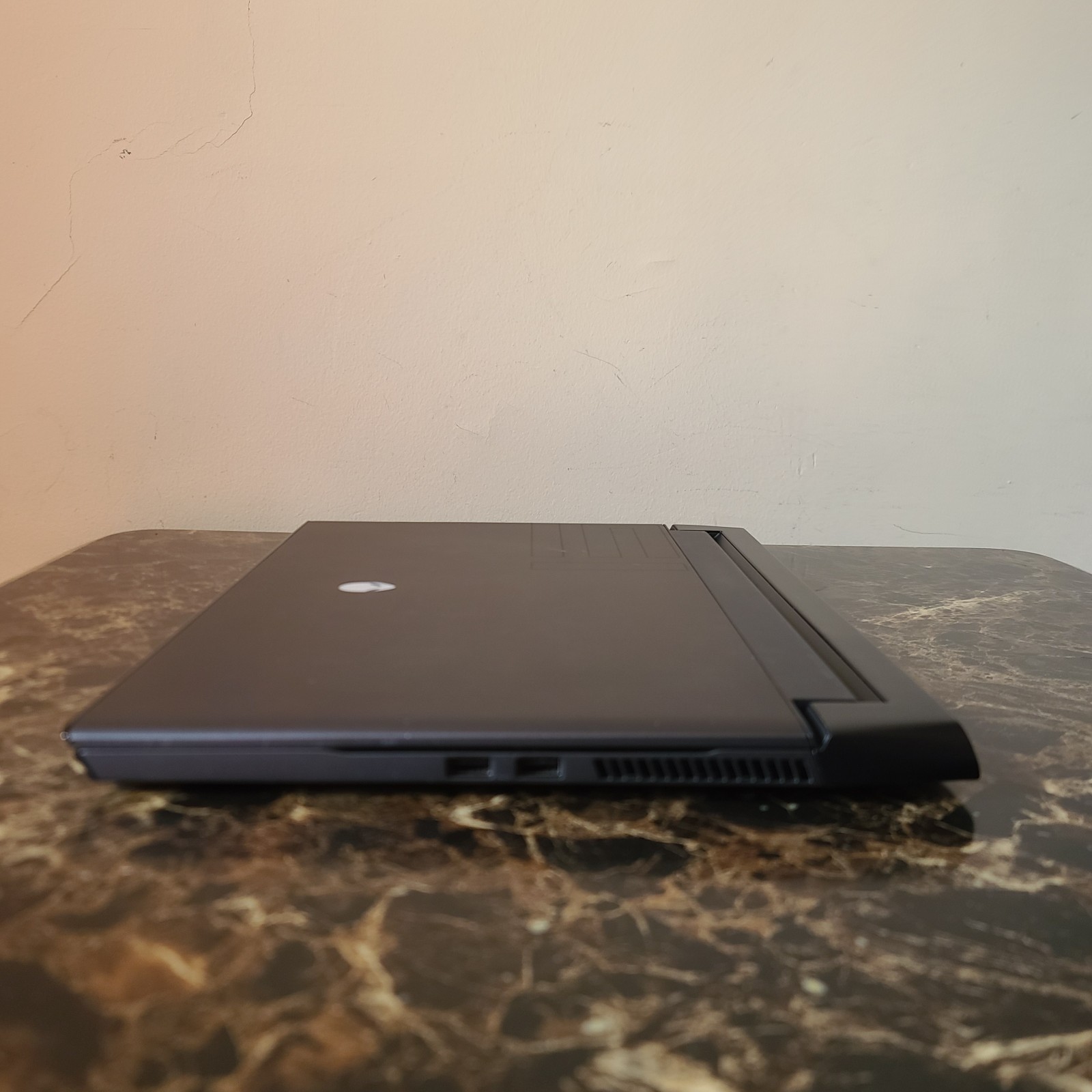 ALIENWARE M15 R2 GAMING LAPTOP CORE i7-9750H 16GB RAM RTX 2060
