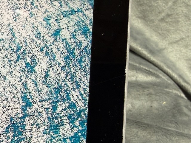 MS Surface Pro 7 Core i5-1035G4-1.1GHz,16GB RAM,256GB SSD,Win11-Screen Crack