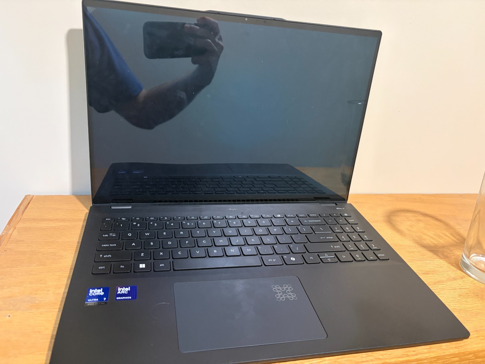 Acer Swift 16 SF16-51T 16″ Intel Core Ultra 7 256V 16GB 1TB SSD Damaged Read