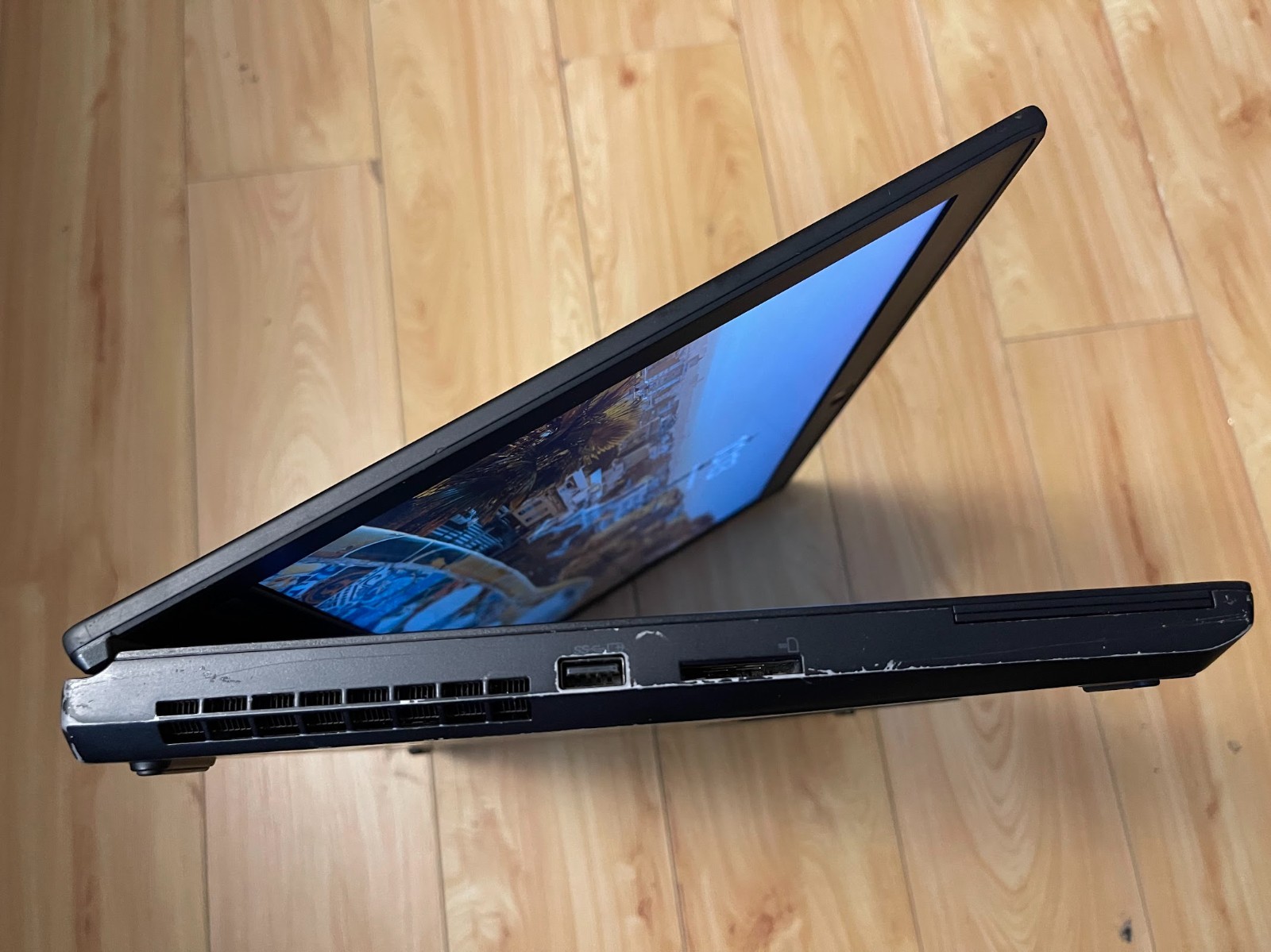 Lenovo ThinkPad P52 15.6″ 1920×1080 FHD Xeon E-2176M 32GB 1TB P2000 Wi-Fi 6E