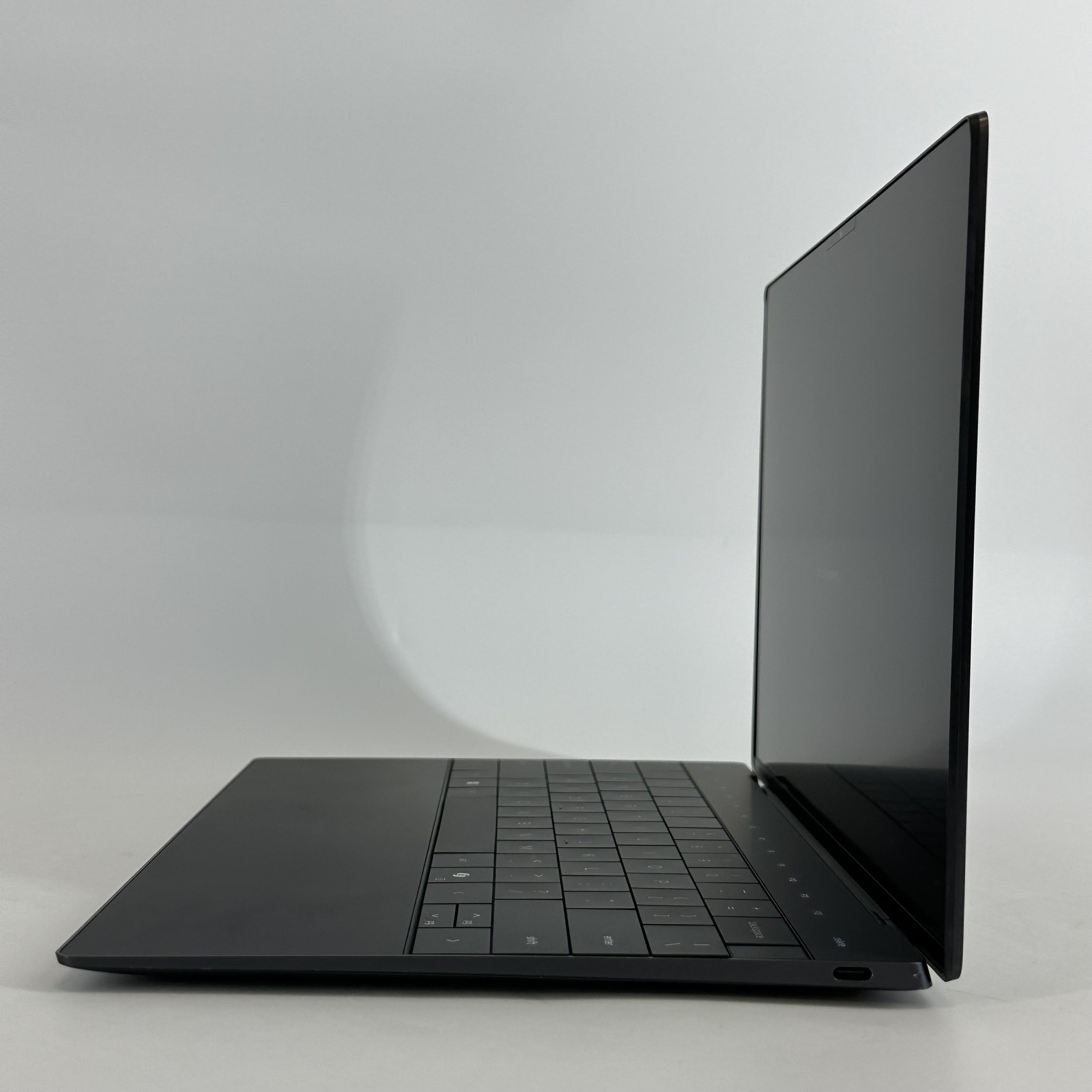 Dell XPS 13 9350 Black FHD+ 2.2 GHz Ultra 7 256V 16GB RAM 512GB SSD Very Good