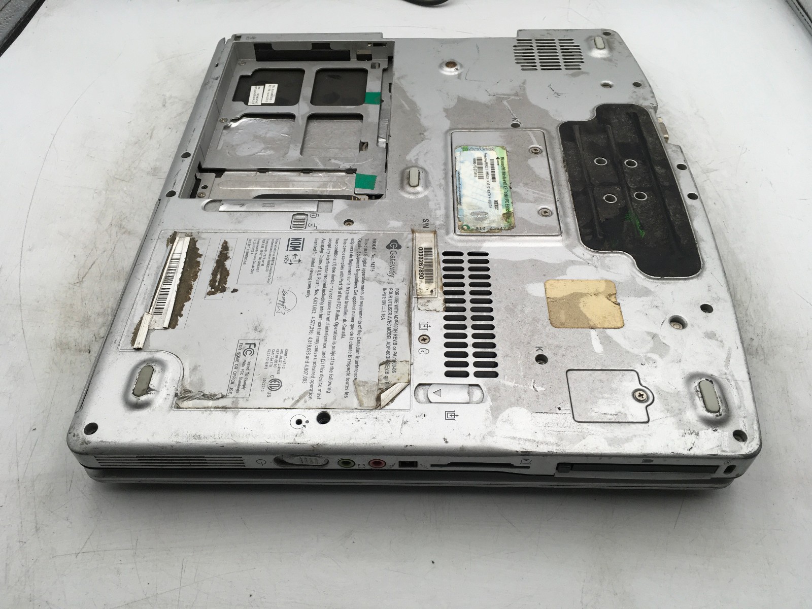 GATEWAY M275 -FOR PARTS/NO POWER- INTEL PENTIUM M – 256MB RAM – BAD LCD -READ-BB