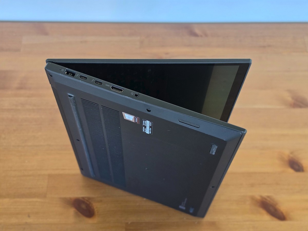 Lenovo ThinkPad P1 Gen 3 i9-10885H 16GB 15″ 4K HDR 3840×2160 OLED NVIDIA T2000