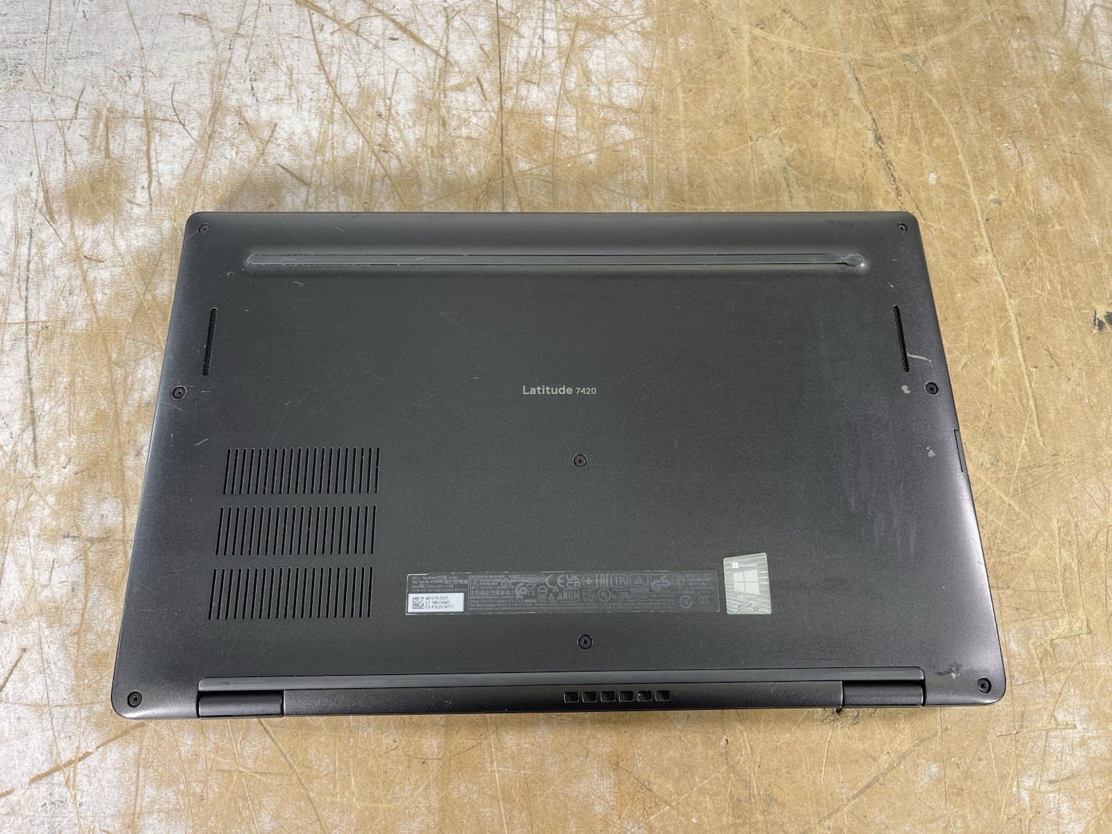DELL LATITUDE 7420 i5-1145G7 @ 2.60GHz, 16GB RAM, NO HDD/OS – (FOR PARTS)