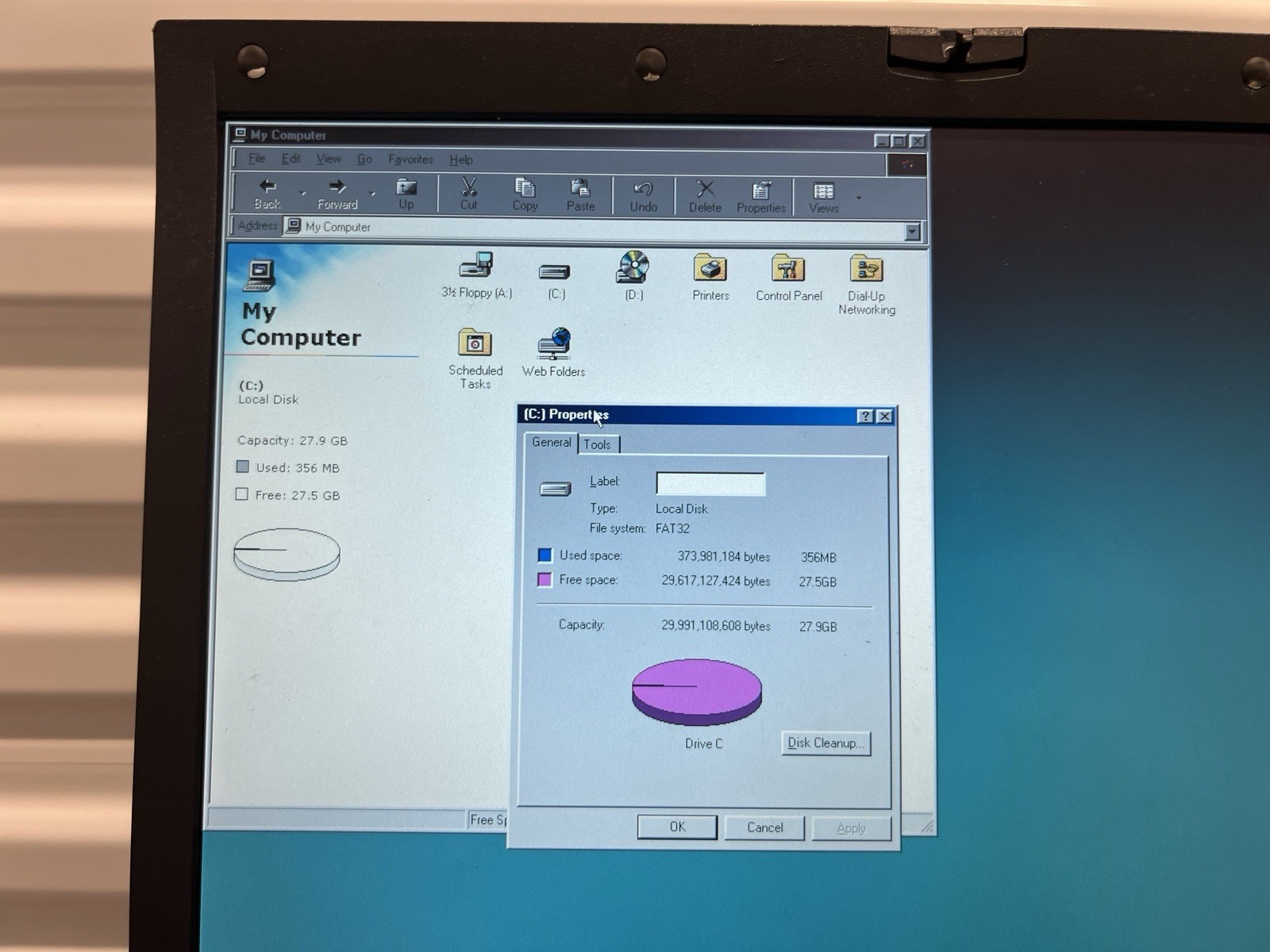 Dell Inspiron 8100 PP01X Pentium III Windows 98 Laptop DVD Floppy RS232 Nvidia