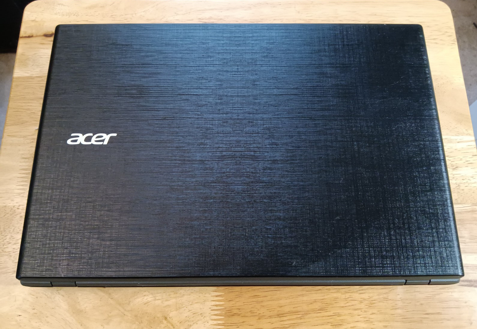 Acer E5-522-89W6/Amd A8-7410 2.20ghz/8gb/320gb/Windows 10 Home/Webcam/Hdmi/15.6