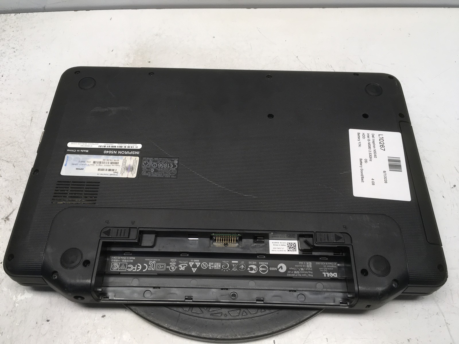 Dell Inspiron N5040 Intel i3-M380 2.53GHz 4 GB NO HDD No Batt