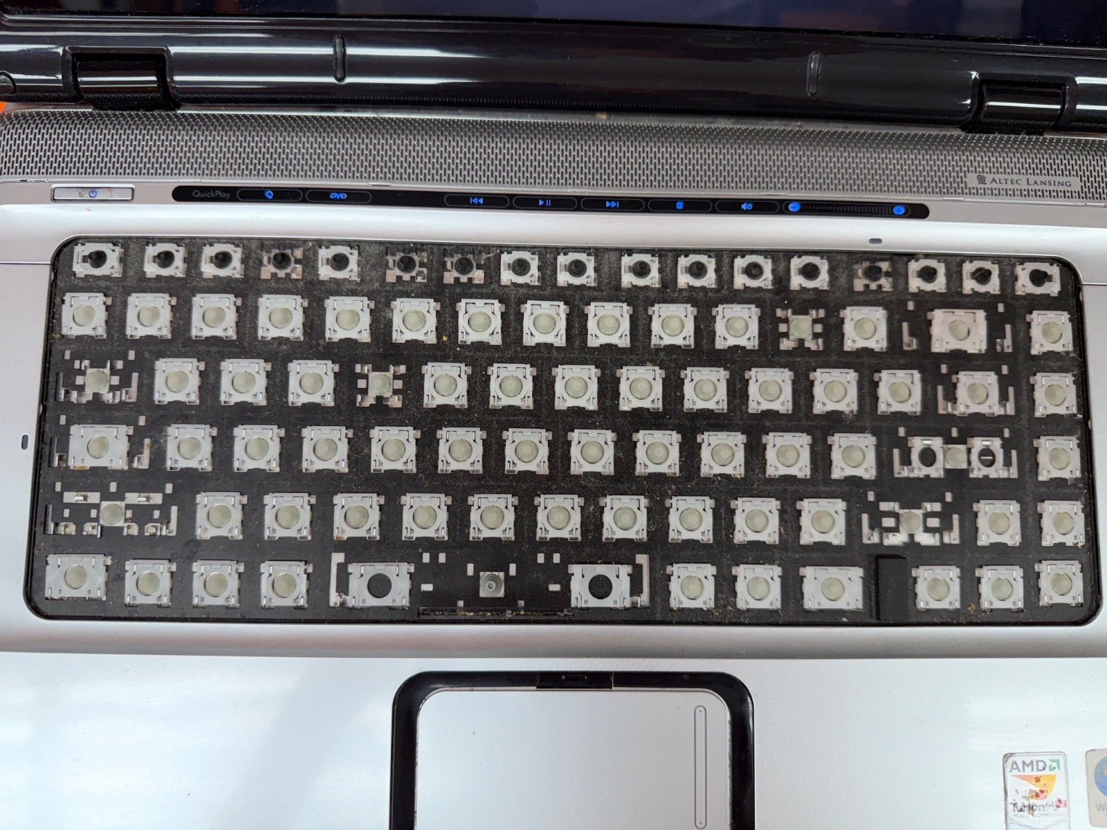 HP Pavillion dv6000 Entertainment Laptop Turion 64×2 Win 10 -Missing keyboard