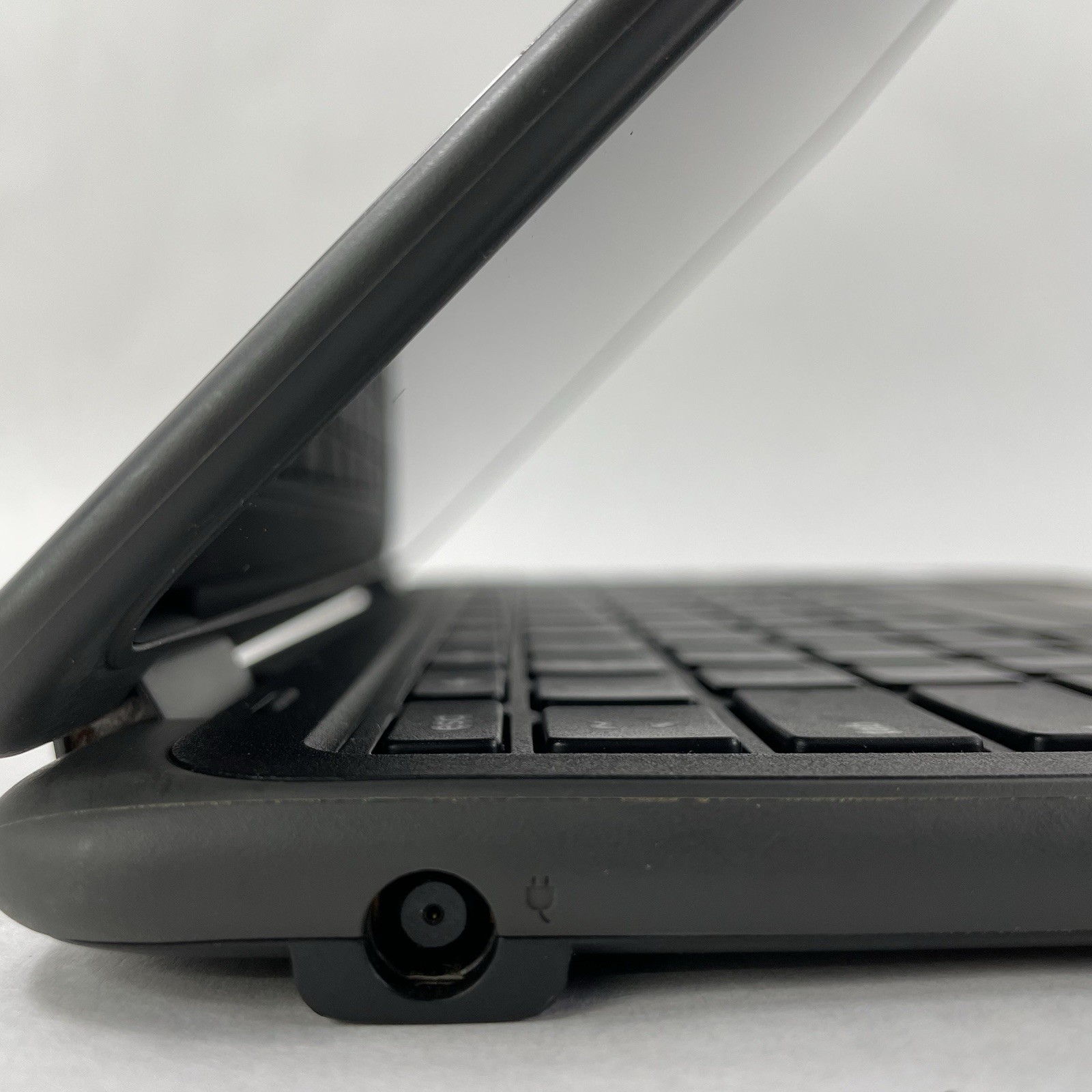 Dell ChromeBook 11 3189 11.6″ Celeron N3060 1.60 GHz 4 GB RAM 32GB SSD