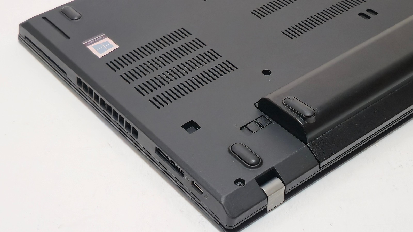 Lenovo ThinkPad T480 (i7-8th 32GB RAM 1TB SSD) 14″ Touch GeForce 2GB GPU
