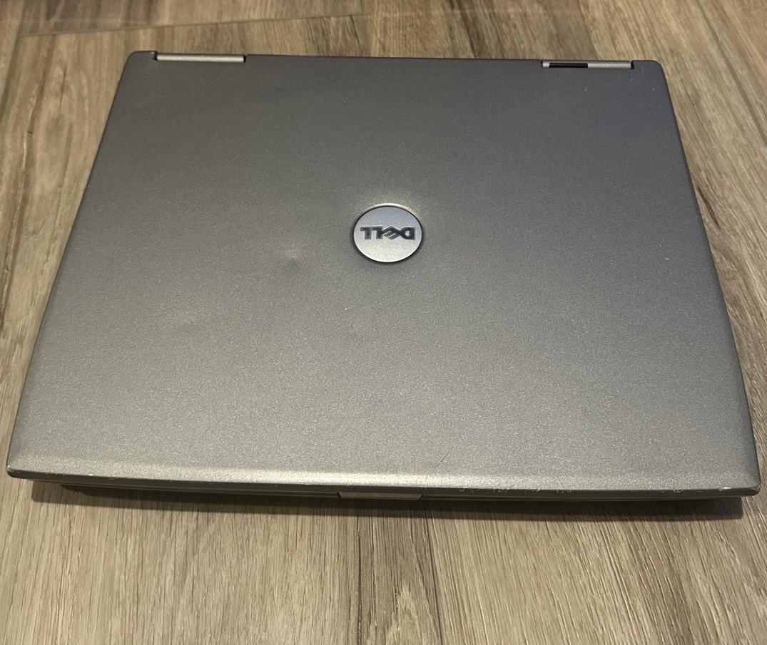 Dell Latitude D600 XP Laptop 2GB RAM Pentium M 1.6GHz 60GB HDD VGA Serial