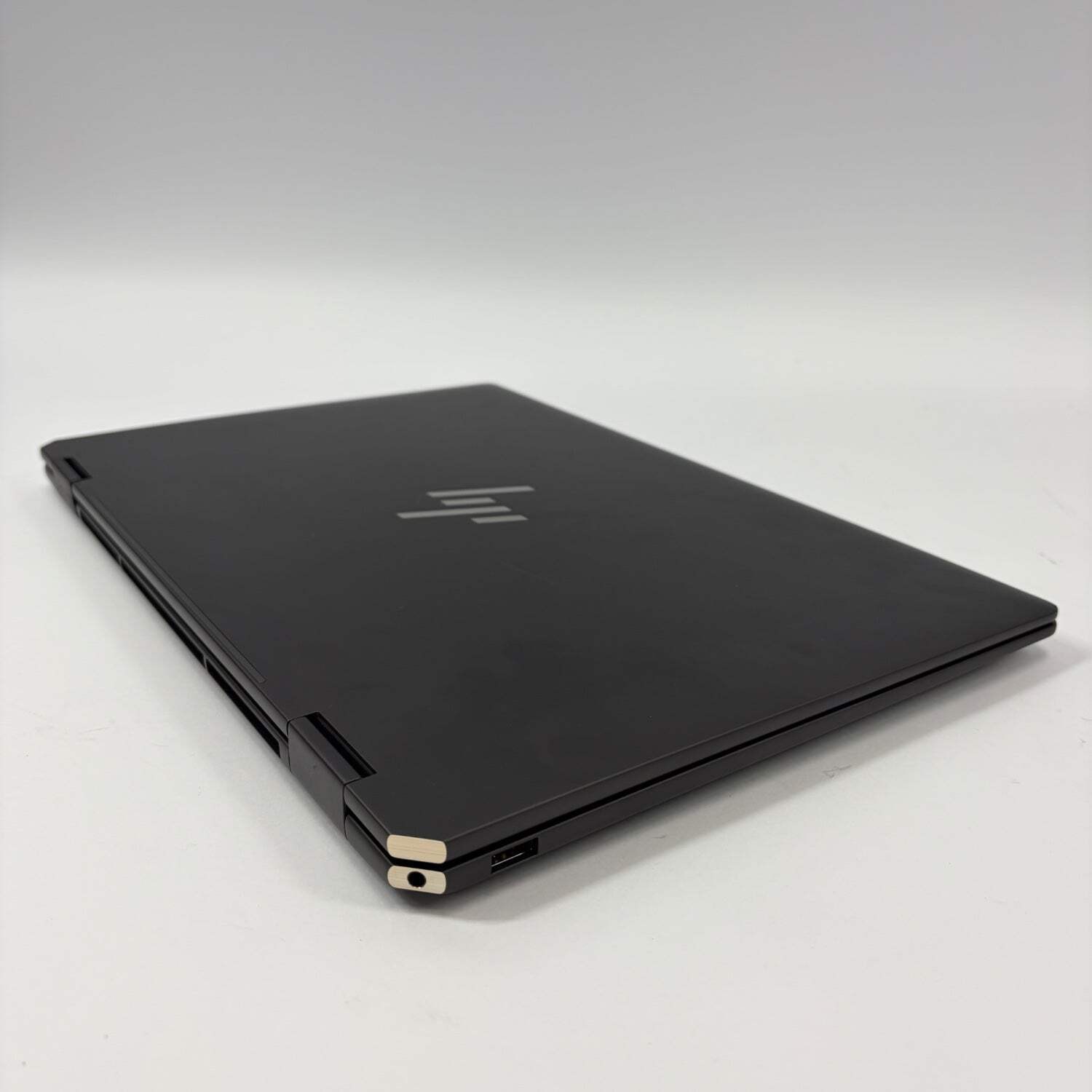 HP Spectre X360 14″ Core Ultra 7 3.8GHz 32GB RAM 1TB SSD GeForce RTX 4050