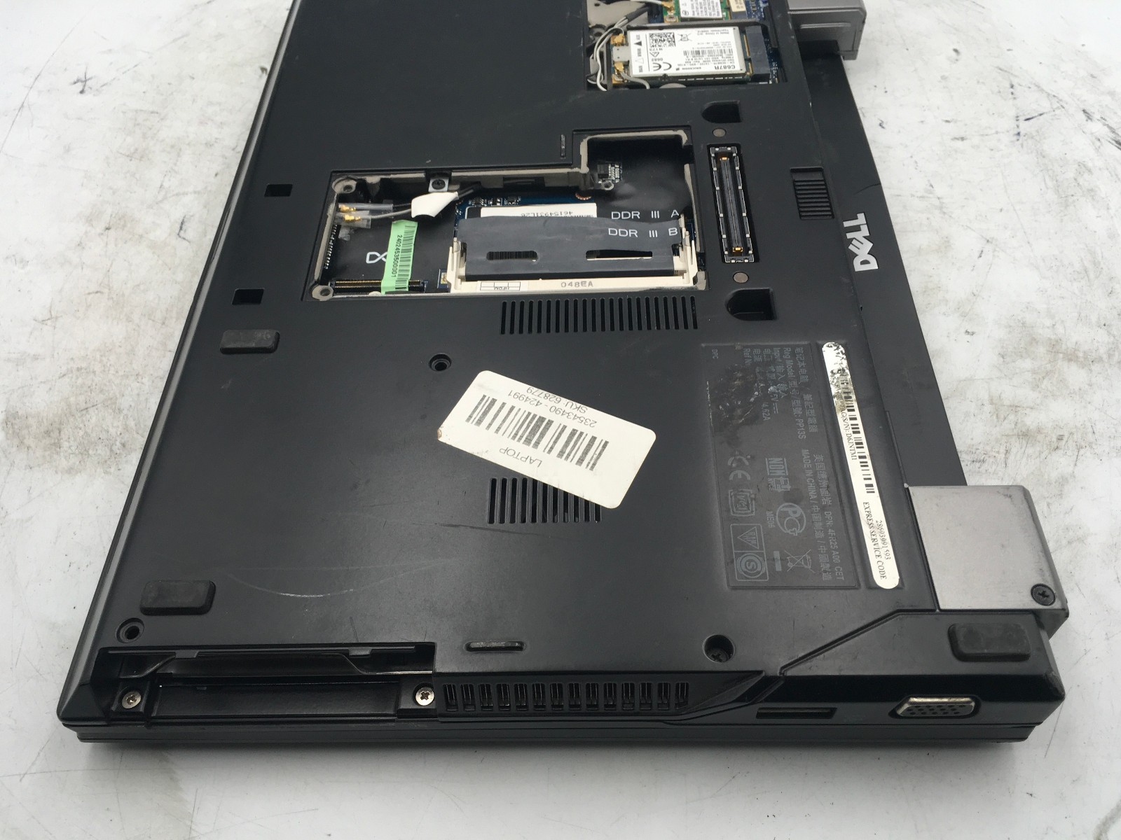 DELL LATITUDE E4300 – BOOTS TO BIOS – INTEL CORE 2 DUO – NO RAM – 14″ – READ-BB