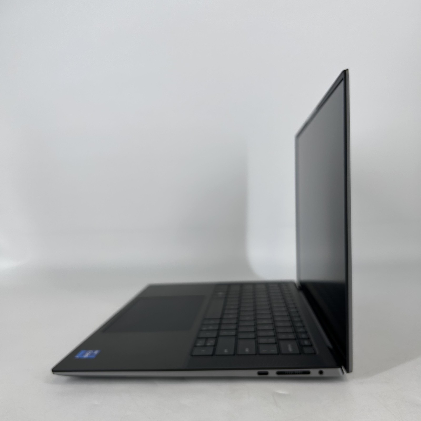 Dell Precision 5570 15.6 Gray FHD+ 2.4 GHz i7-12800H 64GB 512GB SSD RTX A2000
