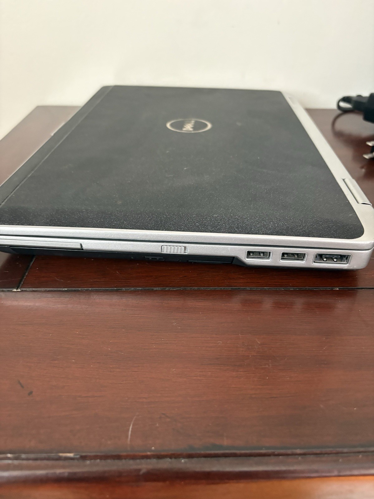 Dell Latitude e5420 Laptop W/ Power Cord 4GB dDR3 Windows 10 Read Description
