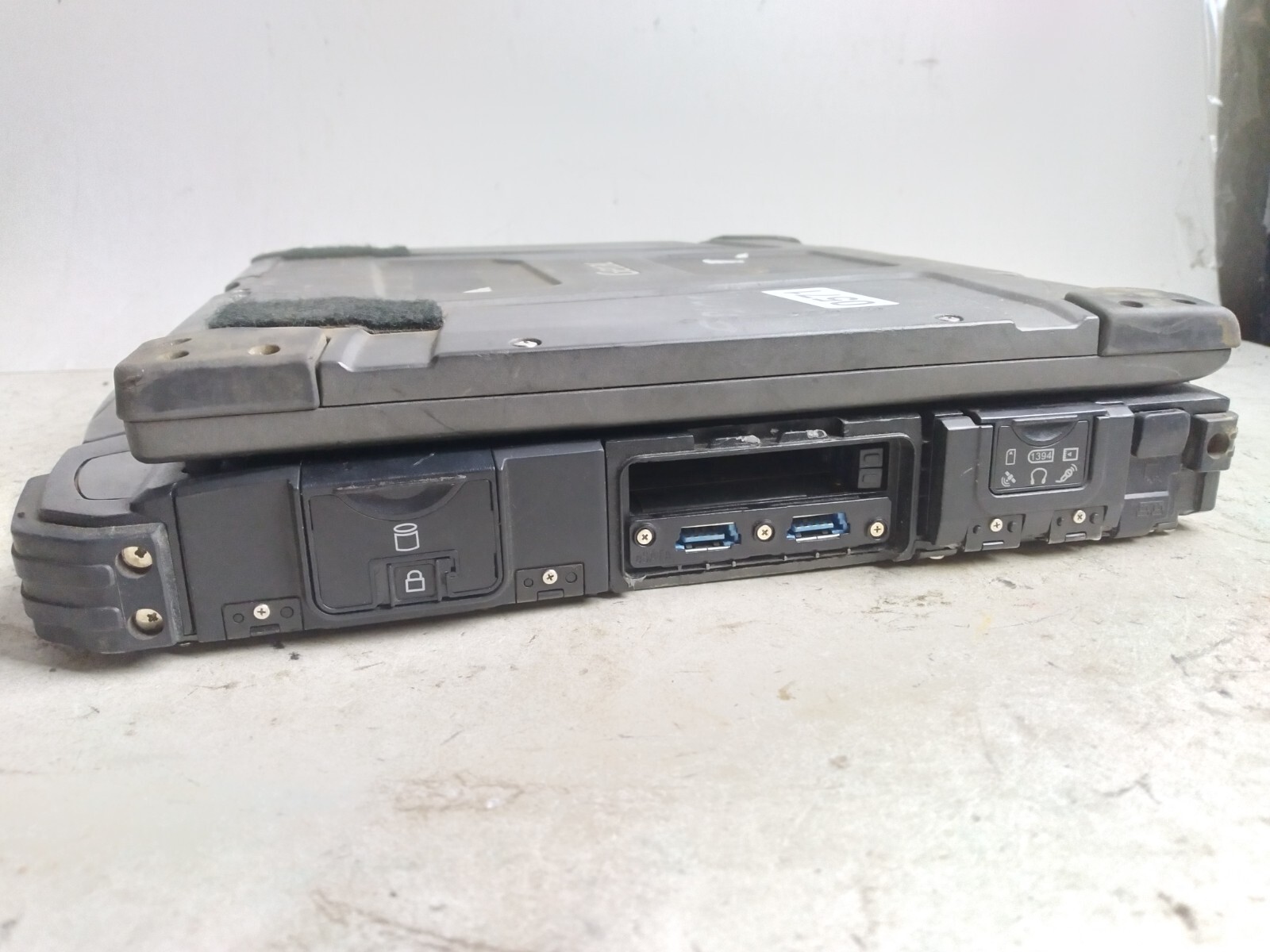 Getac B300 w/i7-4600M, 8GB RAM, 13.3″ Rugged Laptop for Parts/Repair