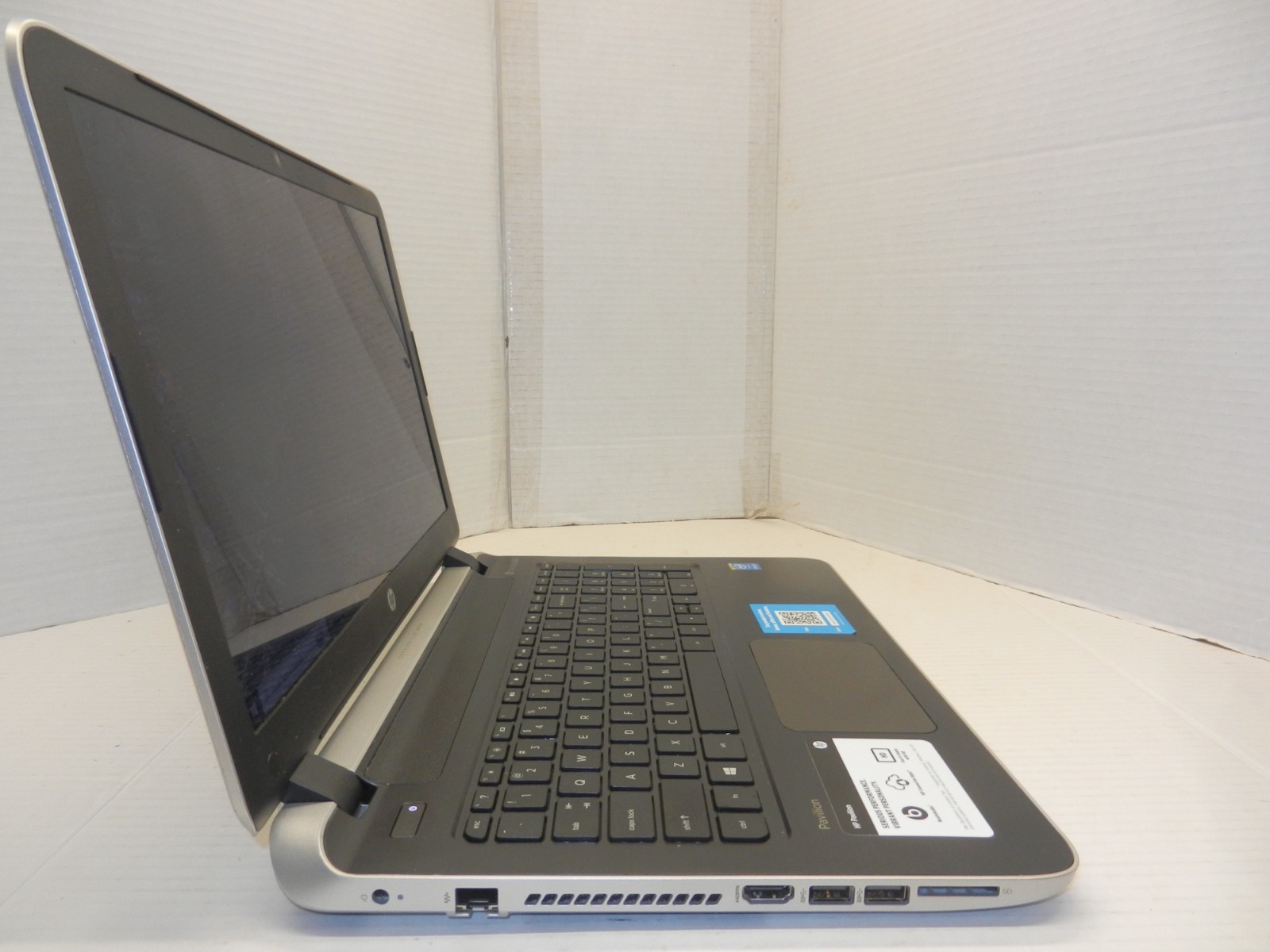 HP PAVILION 15-P100DX 15.6″ CORE i7-4510U@2.0GHz 6GB RAM 750GB HDD WINDOWS 10
