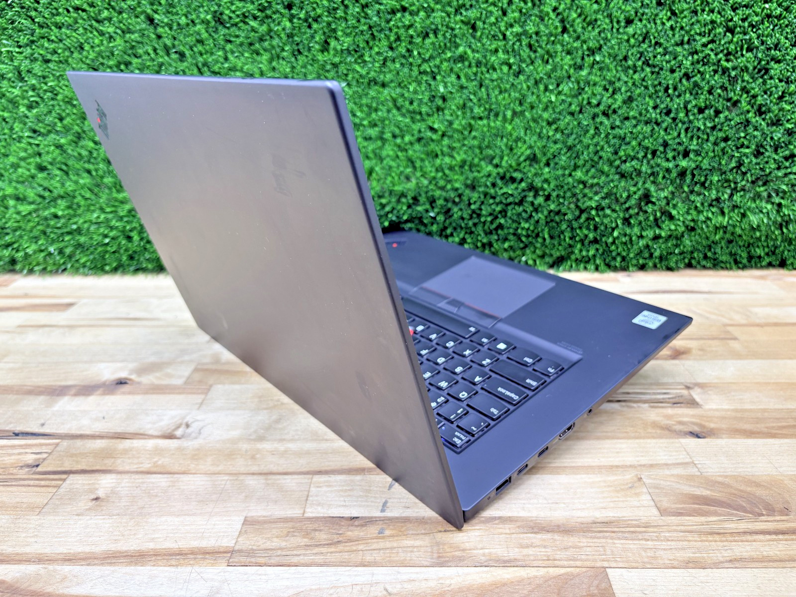 Lenovo ThinkPad P1 Gen 3 Core i7-10th Gen 2.70GHz 32GB 512GB SSD NVIDIA Q T2000*
