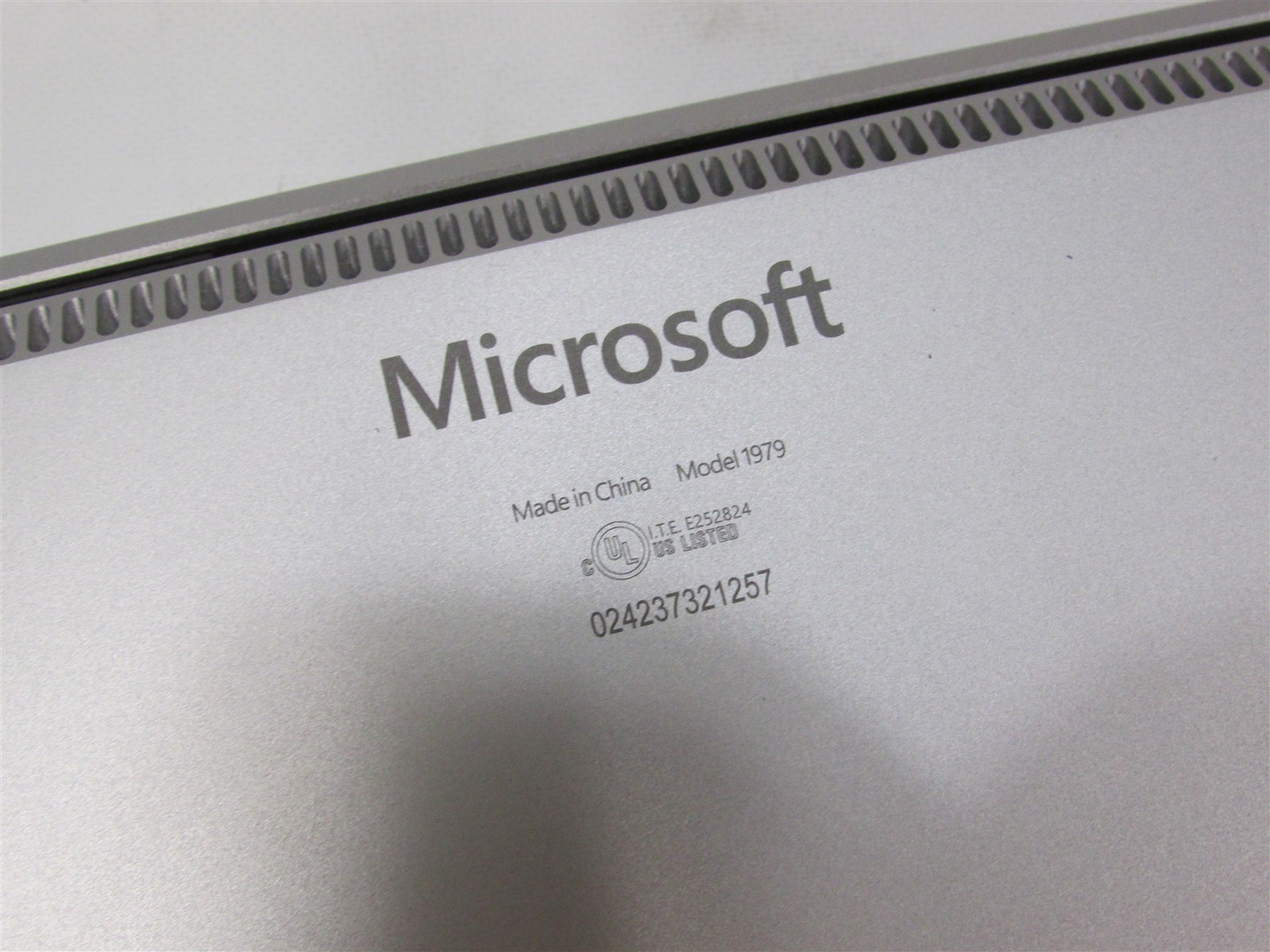 Microsoft Surface Laptop 4 1979 i7-1185G7 3.0GHz 16GB RAM 256GB 15″ Win 11 Pro