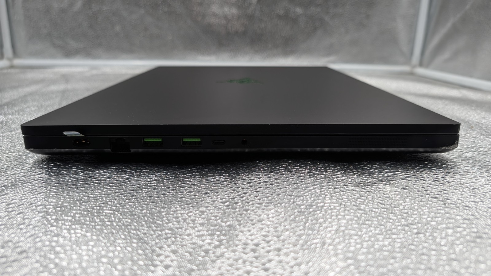 Razer Blade 18 300Hz Mini-LED i9-14900HX RTX 4090 32GB 2TB Gaming Laptop