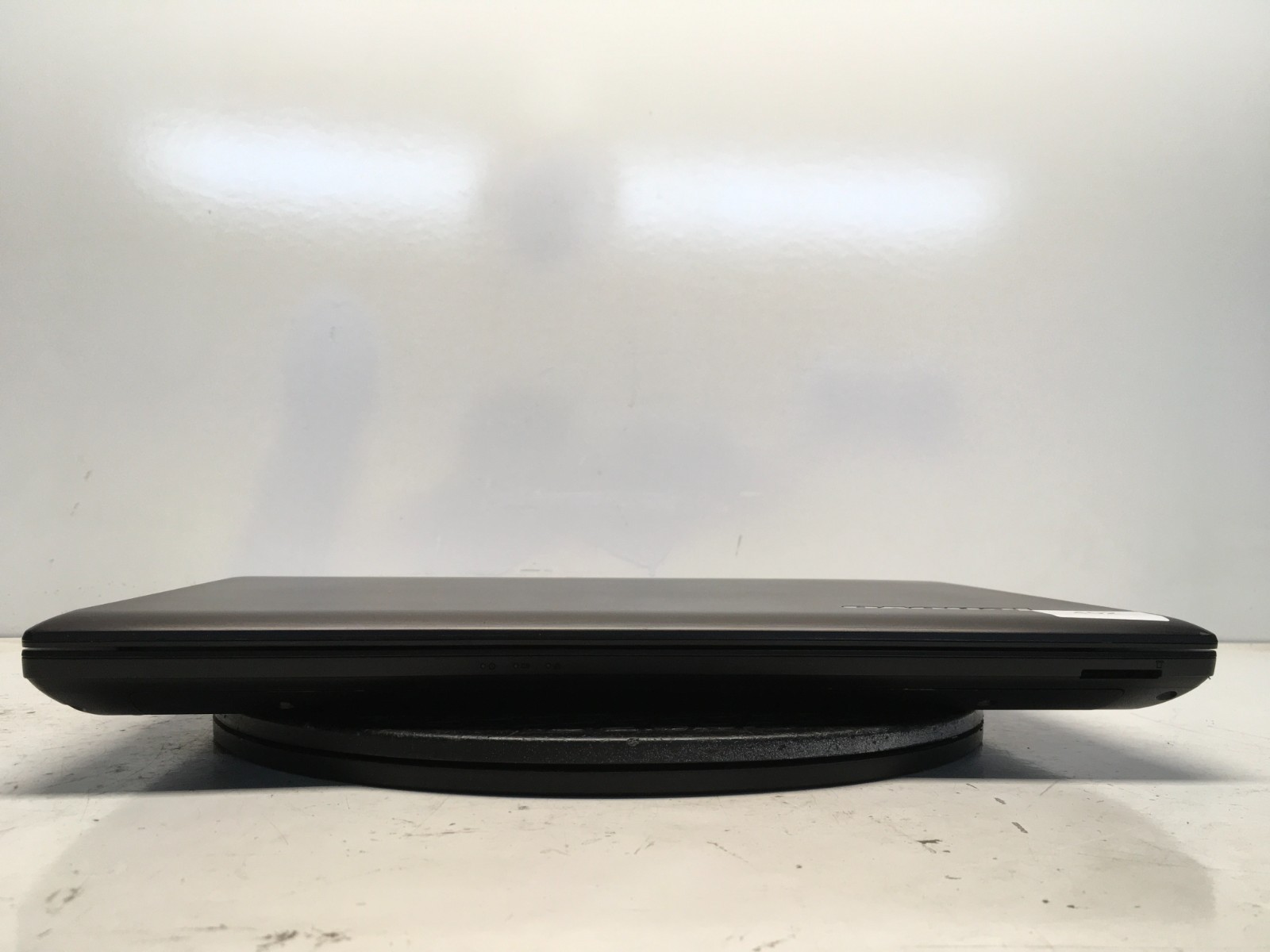 Lenovo IdeaPad N5858 AMD E1-1200 1.4GHz 4 GB NO HDD